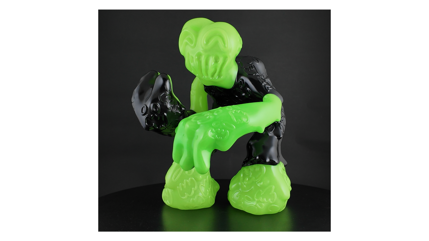 Toy Box Black Green Mega Demon sofubi